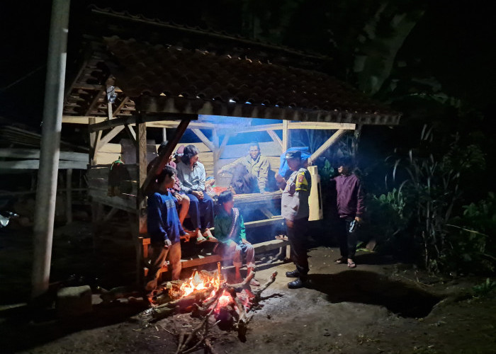 Bhabinkamtibmas Polsek Pulau Panggung Intensifkan Monitoring Ronda Malam di Ulu Belu Tanggamus