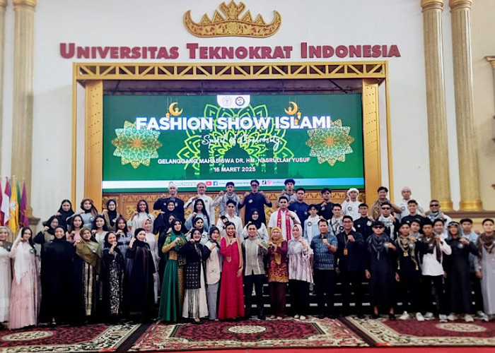 Fashion Show Busana Muslimah Teknokrat Semarakan Ramadan
