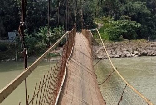 Waduh, Pengendara Jatuh ke Sungai, Penyebabnya Tak Terduga
