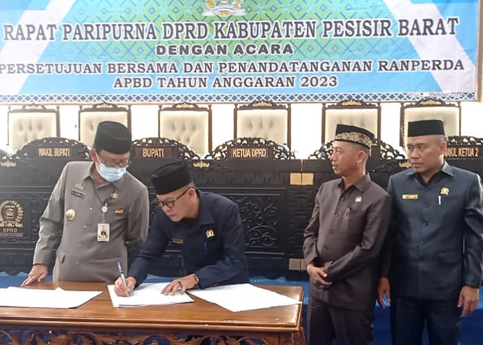 APBD Pesisir Barat 2023 Disetujui, Ini Catatan Banggar 
