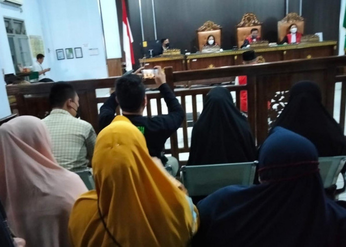 Majelis Hakim Kabulkan Penangguhan Terhadap Bunda Merry