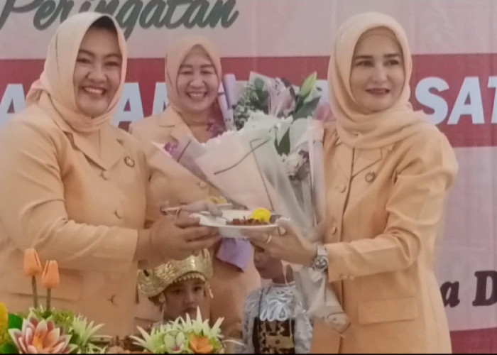 PENGUKUHAN KETUA DWP  