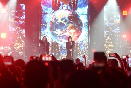 Melebur Rindu di Konser Dewa 19 ‘30 tahun Berkarya’