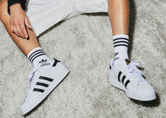 Rekomendasi Sepatu Adidas Pria Cocok untuk Lari, Harga Terjangkau!