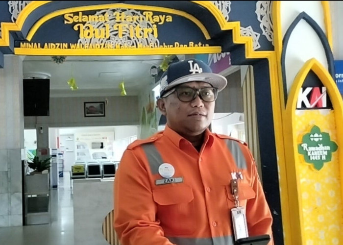 Aksi Warga Asing yang Menaiki Gerbong Babaranjang, Tidak Pantas untuk Ditiru dan Melanggar Hukum