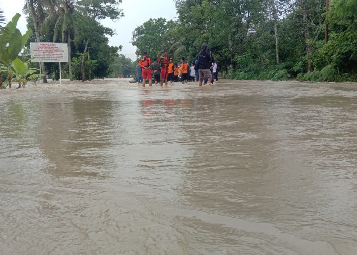 Jalinsum Tulang Bawang Lumpuh, Pengguna Jalan Diminta Lewat JTTS