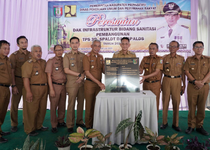 Pj. Bupati Pringsewu Resmikan Infrastruktur DAK Bidang Sanitasi 2022 dan Diserahkan ke KPP 