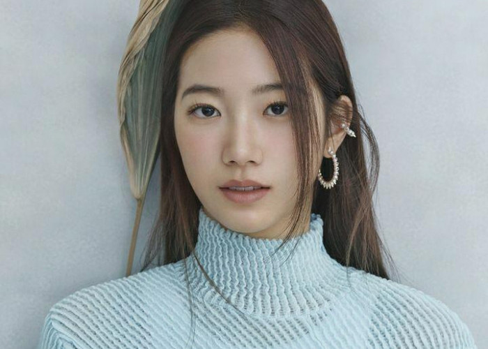 Makin Mempesona, Kazuha LE SSERAFIM Tampil Elegan dalam Pemotretan Solo Marie Claire Edisi November 2022