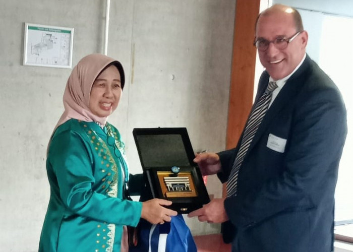 Rektor Unila Kunjungi Jerman dalam Program Semiconductor Education Roadshow 2024