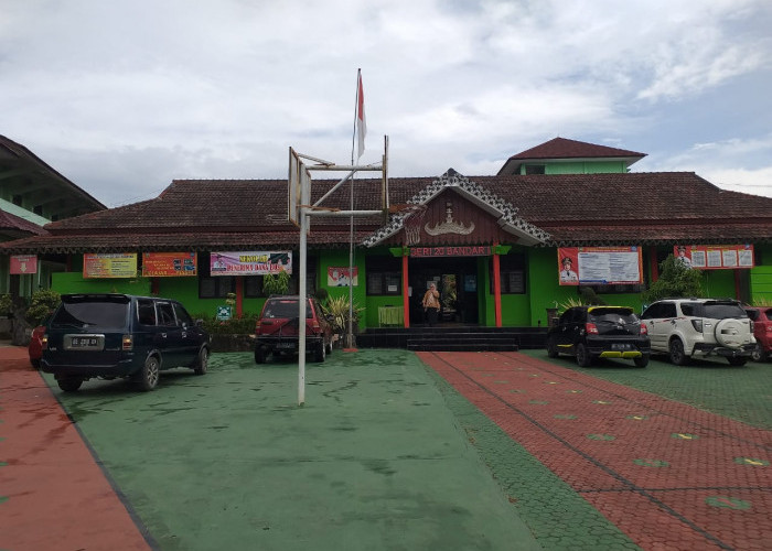 Alumninya Terkendala PPDB SMA Jalur Zonasi, Kepala SMPN 20 Bandar Lampung Buka Suara