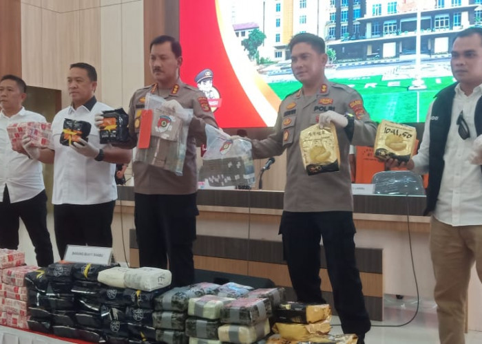 Ringkus 22 Tersangka, Amankan 102,7 Kg SS dan 65 Kg Ganja