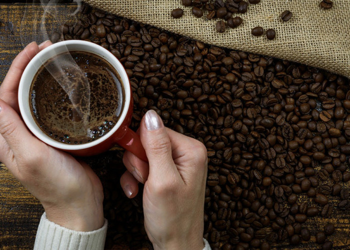 Kebanyakan Minum Kopi Bisa Membuat Payudara Mengecil, Benarkah? 