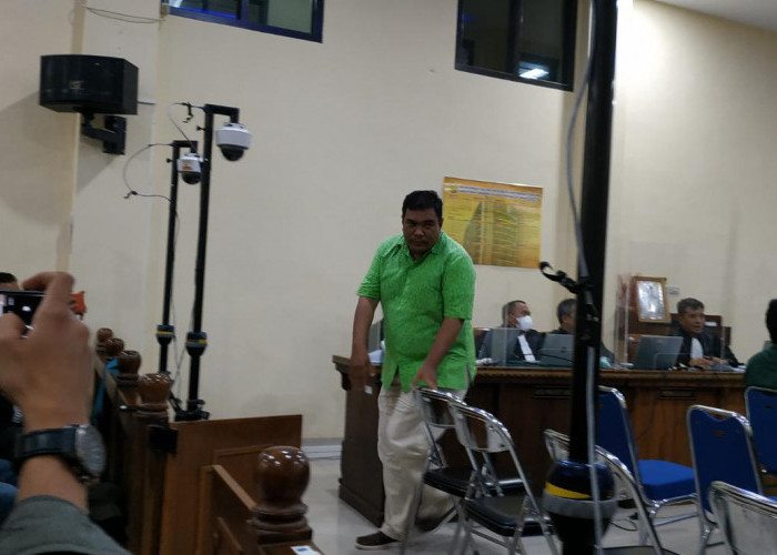 Dosen Ini Lihat Anggota DPRD Mardiana Serahkan Rp 100 Juta ke Budi Sutomo