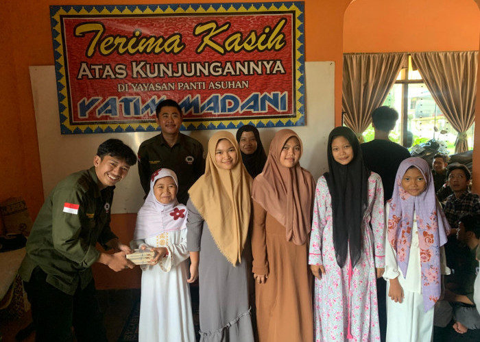 Sayangi Anak Yatim, HIMATE Teknokrat Gelar Baksos di Panti Asuhan