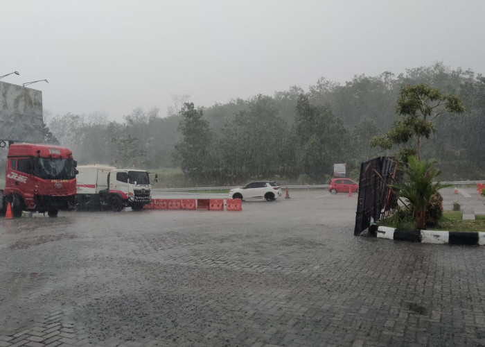 Musim Mudik Nataru, BMKG Imbau Berhati-hati saat Lintasi Tol dan Jalanan Lainnya 