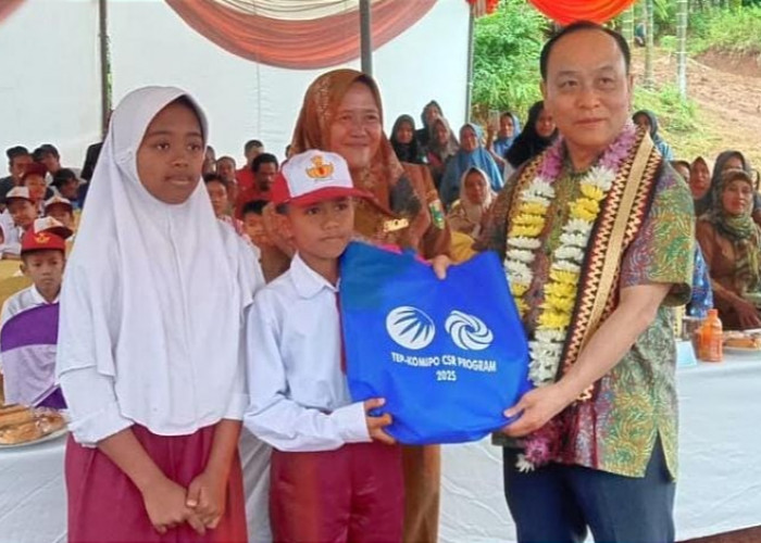 PT Tanggamus Electric Power Serahkan Donasi Pendidikan untuk SDN 1 Gunung Doh