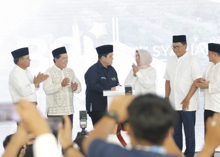 Menteri Erick Tohir Resmikan Masjid BSI di BHC