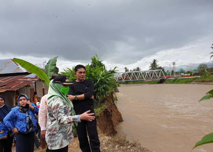 Tinjau Lokasi Bencana Banjir, Bupati Tanggamus Ingatkan untuk Memelihara Kelestarian Hutan