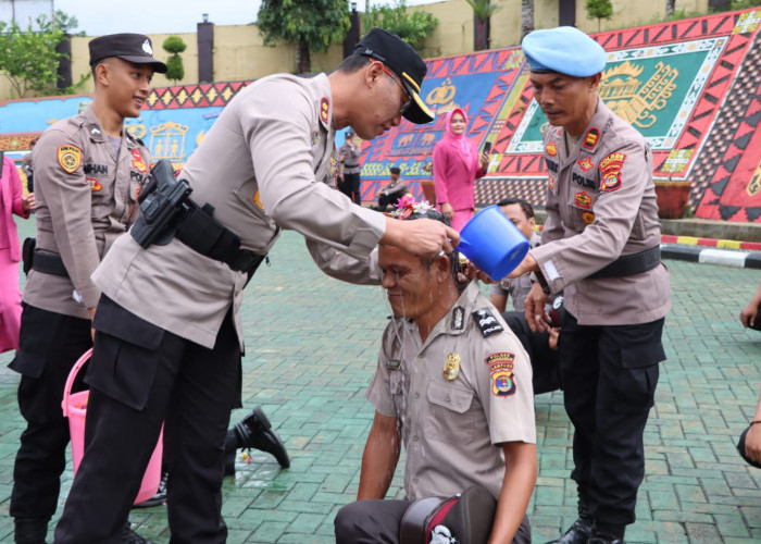 Selamat! Dua Puluh Delapan Personel Polres Tanggamus Naik Pangkat