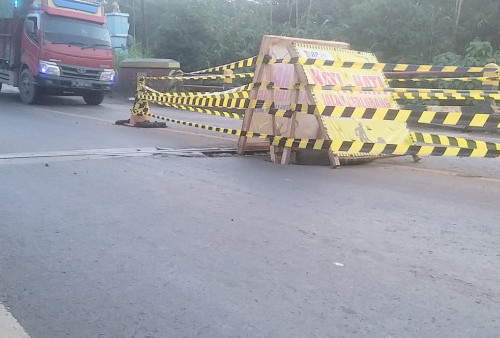 Jembatan Way Sabuk Ambrol