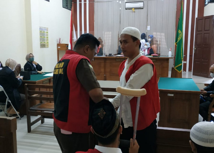 Kasus Ganja 75 Kg Dituntut Mati Oleh Jaksa, Tangis Keluarga Pecah di Ruang Sidang