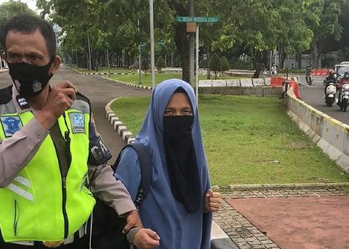 Heboh! Seorang Wanita Terobos Istana Presiden Sambil Todongkan Senjata Api ke Paspampres