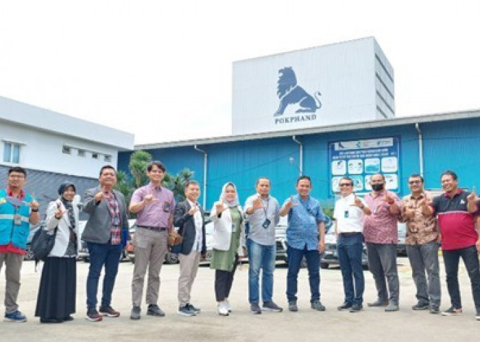 Pulih Lebih Cepat, Bangkit Lebih Kuat, PLN Kunjungi Pelanggan di Lampung
