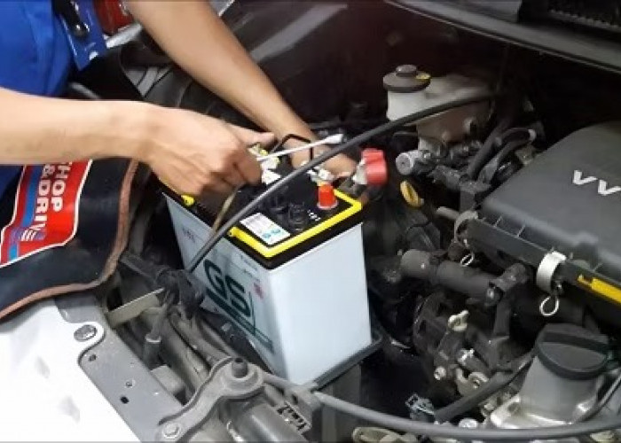 Pemilik Mobil Wajib Tau, 6 Cara Merawat Aki Mobil Agar Tidak Cepat Tekor dan Soak