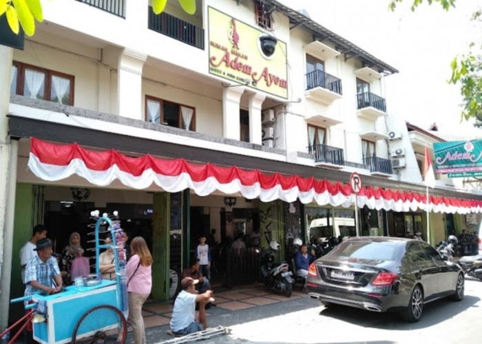 Rumah Makan Adem Ayam Kuliner Legendaris di Solo Sejak Tahun 1969 , Sajian Makanan Khas Jawa Favorit Jokowi