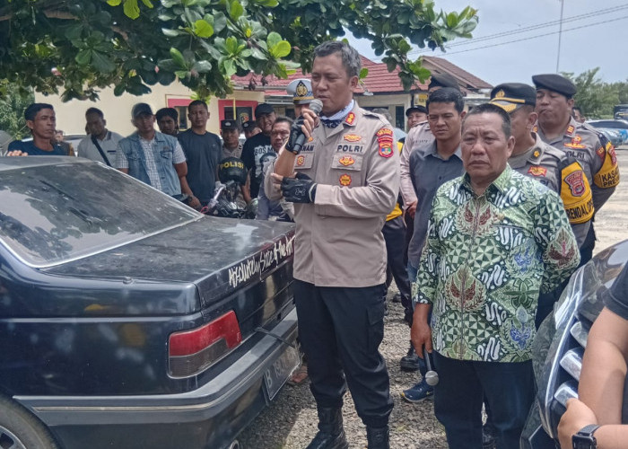 Ketegangan dalam Aksi Unjuk Rasa Masyarakat Way Tuba Terkait Kasus Pencurian, Kapolsek Way Tuba Minta Maaf