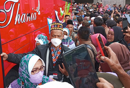 Calon Jamaah Haji Termuda, Usia 18 Tahun, Berangkat Menggantikan Ibu yang Meninggal Dunia