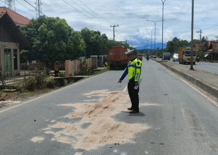 Korban Jalan Berlubang, Dua Pengemudi Sepeda Motor Tewas Terlindas Truk Tangki