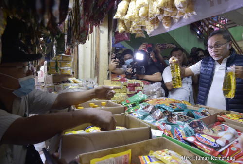 Rabu, Launching Minyak Goreng Kemasan Sederhana, Rp 14 Ribu per Liter 