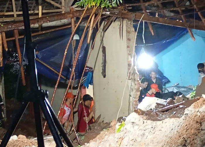 Dampak Hujan Deras di Bandar Lampung, Tiga Warga Tewas, Pasutri di Tanjung Karang Barat Tertimpa Tembok Rumah