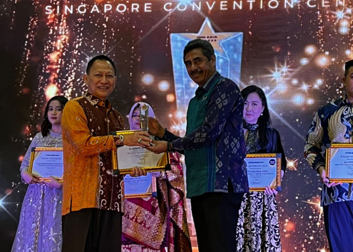 Selamat! Pj Bupati Tulang Bawang Qudrotul Ikhwan Raih Penghargaan Internasional Best Leader Public Service