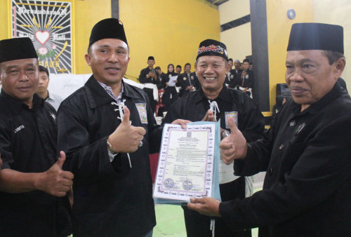 Bupati Parosil Mabsus Jadi Warga Kehormatan PSHT