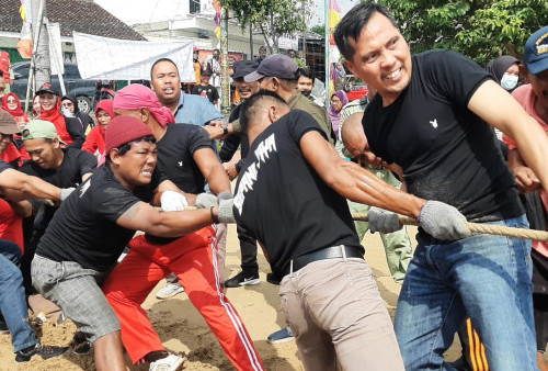 Lomba Tarik Tambang Kecamatan Labuhan Ratu Berlangsung Meriah
