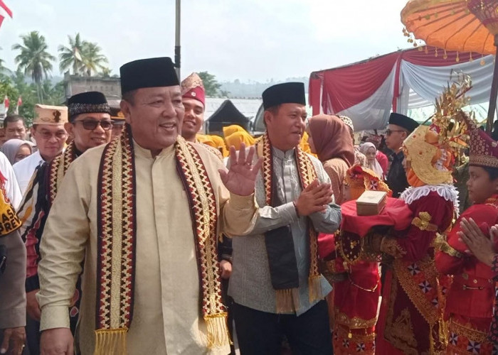 Gubernur Lampung Arinal Janji Alokasikan Rp 42 Milyar untuk Bangun Jalan di Lambar 