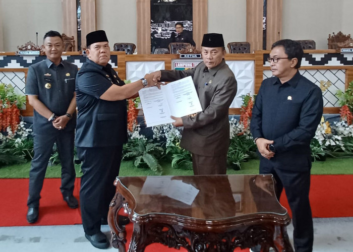 DPRD Lampung Timur Sahkan Tiga Raperda, Ini Rinciannya 