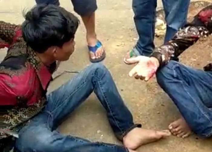 Masih Berbaju Batik Usai Hadiri Pesta di Lamtim, Dua Remaja Nekat Curi Motor dan Dihakimi Massa