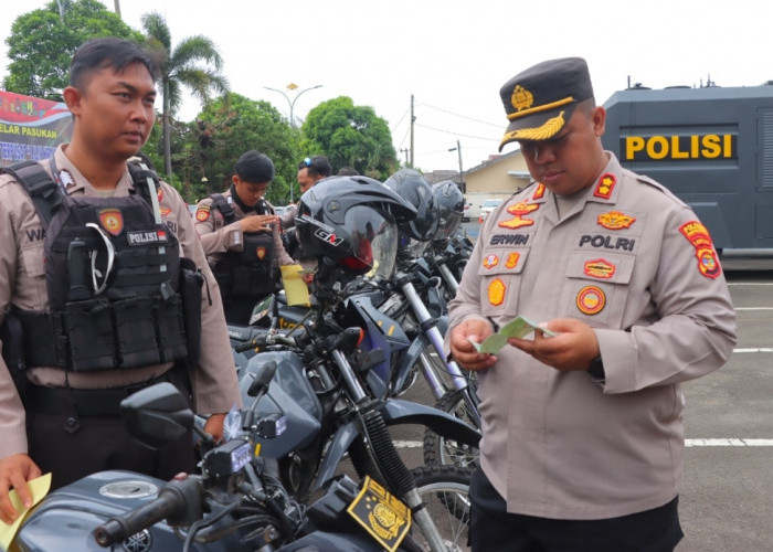 Polresta Bandar Lampung Cek Kendaraan Dinas , Mulai Cek Fisik hingga Kebersihan Kendaraan