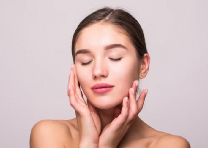 Wujudkan Kulit Wajah Glowing Alami Hanya Dengan Air Mawar dan Cuka Apel, Ini Cara Pakainya