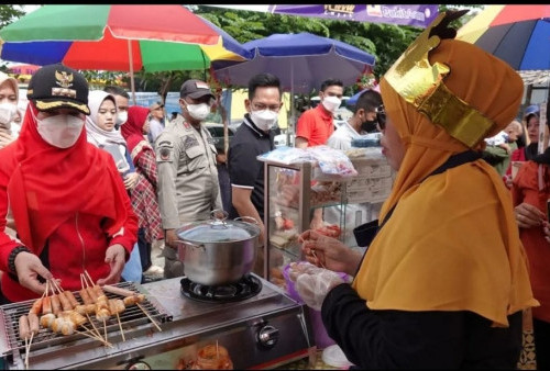 Bunda Eva Harapkan Pasar Kuliner Ratu Empok Tingkatkan Perekonomian Warga Panjang