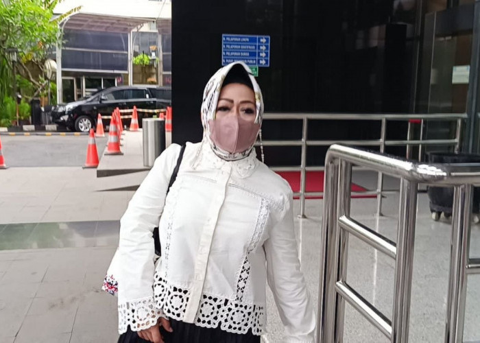 Reihana Penuhi Panggilan KPK, Mendadak Cincin 'Hilang' dari Jari-jemari 