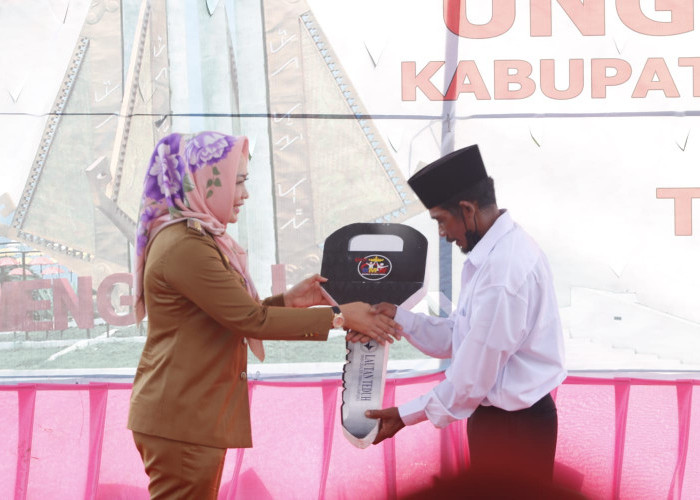 Kunker ke Gedung Meneng, Winarti Bagi-bagi Motor, Ambulans, Juga Laptop