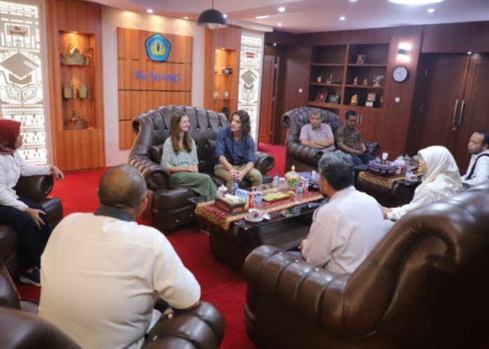 Dua Mahasiswa Asing Asal Prancis Ikuti Program Magang Internasional di Unila , Ini Pesan Rektor Unila