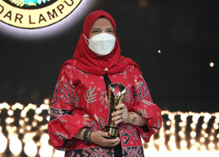Eva Dwiana Raih Penghargan Driving Investment Growth