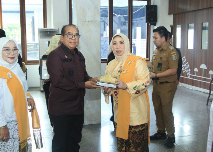 Hanita Firsada Terima Dua Penghargaan Bergengsi di Puncak PHI Ke-96 Lampung