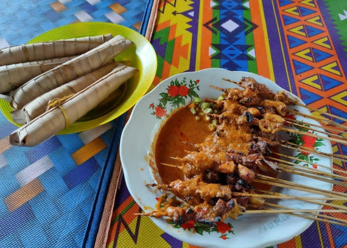 Hanya 49 Menit Dari Bandara, Sate Bulayak Suranadi Kuliner Legendaris di Lombok Barat 