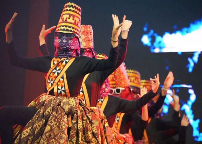 Lestarikan Tradisi Sekura Khas Lampung Barat Lewat Festival Budaya Sekala Bekhak